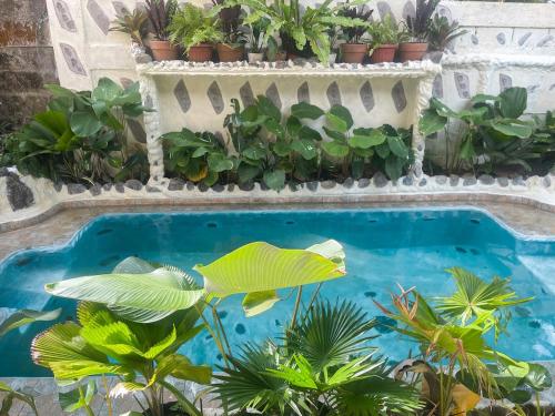 Bali inspired Villa in Tagaytay with Pool and Billiards up to 12pax