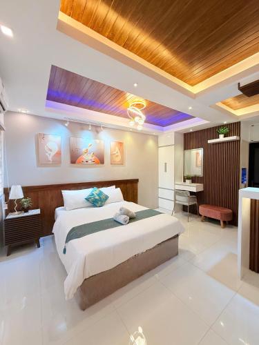 DJS Home Studio Gensan Netflix, free wifi, hot&cold shower, near Airport