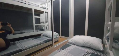 Near SM Lanang & Samal Wharf - 2BR Condo Davao - Netflix