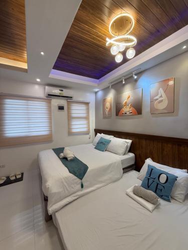 DJS Home Studio Gensan Netflix, free wifi, hot&cold shower, near Airport