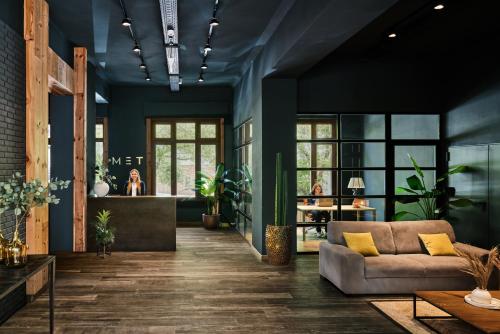 Ronces Hostel