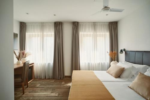 Ronces Hostel