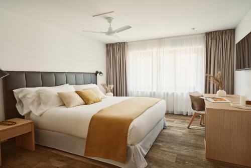 Ronces Hostel
