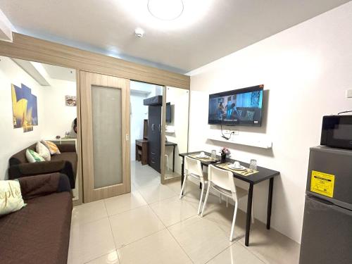 Pasay MOA Manila Bay Shore Residences Dynastel Staycation 1828