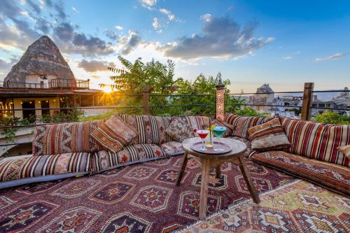 Kayatas Cave Suites Hotel