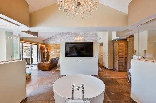 Le Hameau Des Pesquiers Ecolodge & Spa, Curio Collection By Hilton