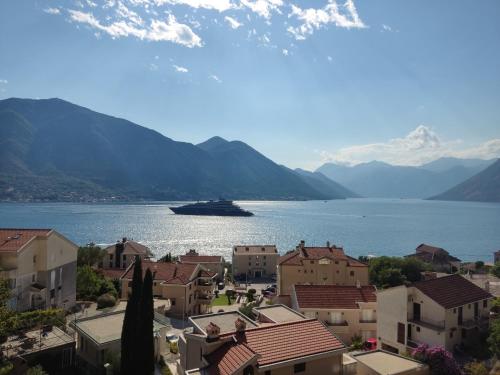 Pearl Shell Apartments