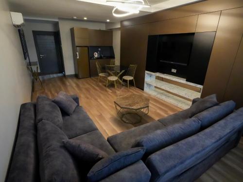 A Palace Hotel & Suites