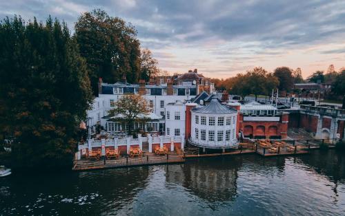 The Mitre Hampton Court