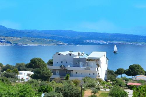 George Beach Studios & Villas