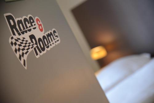 Race & Rooms
