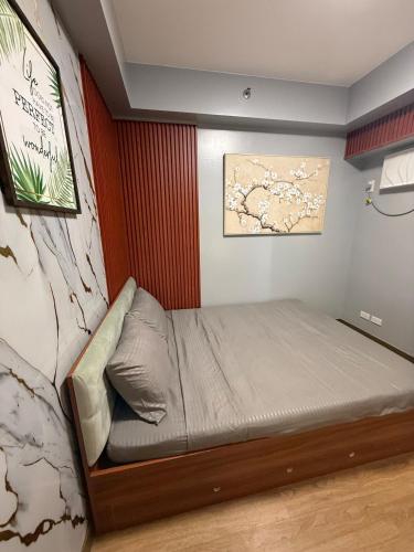 Minimalist Staycation Near Cubao, Ateneo