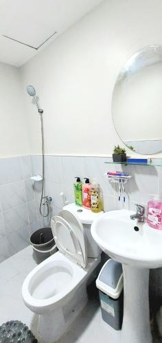 Dracarys 1 Condo Stay with pool balcony & kitchen