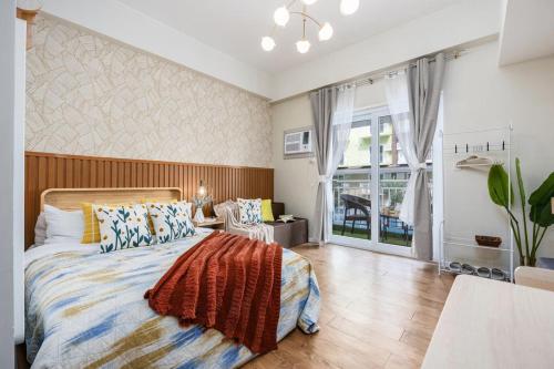 AMANI 132B with Pool View, Near Airport, Mall, Free Pool, Gym, Netflix, 200 Mbps Wi-fi