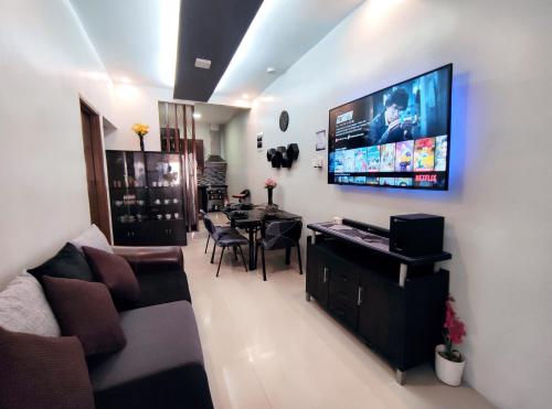 SNOW Apartment - Near Clark International Airport and Dinosaurs Island