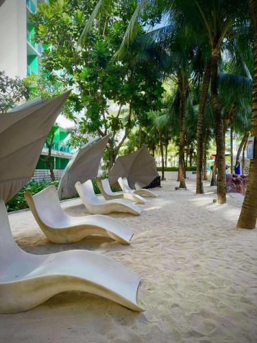 Azure Resort Residence, 1bedroom with balcony Beach view