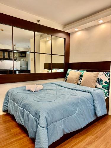 WestParc Cedar Cozy Apartment in the Heart of Alabang
