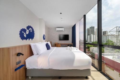 Kokotel Cebu Adira