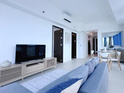 Sky High Living at 38 Park Avenue