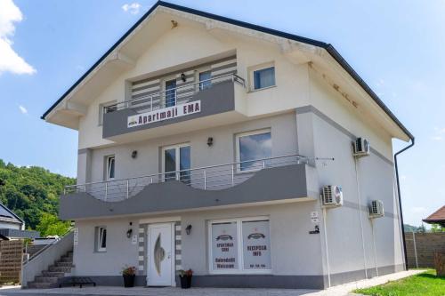Apartmaji Ema