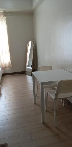 The Verdin Brand-New Unit with Pool, Gym, & High-Speed Wi-fi