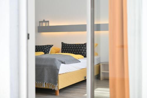 Ford Apartment