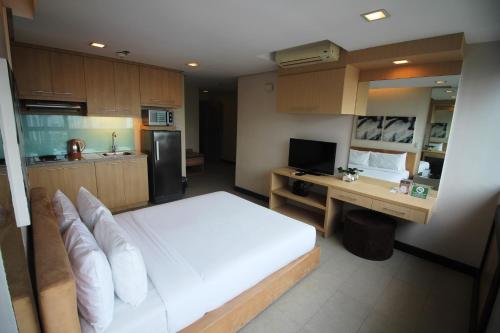 BSA Twin Towers Condotel