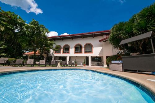 Montebello Villa Hotel