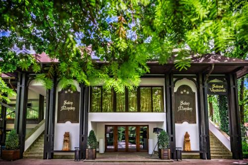 Cornul Vanatorului Complex Turistic