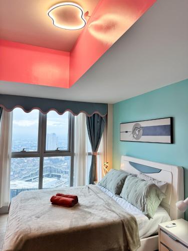 Elegant 4BR with balcony and bathtub in Uptown BGC