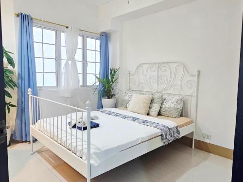 1 BR-High Floor