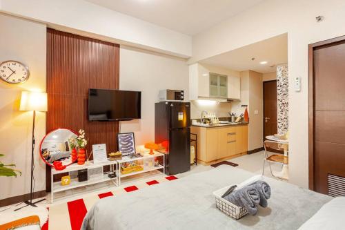 Roam & Rest Staycation near NAIA Manila Airport and free WiFi