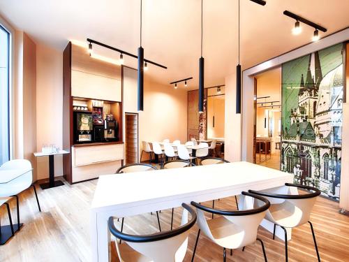 B&B HOTEL Aachen-City