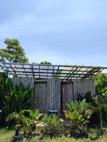 Tribu Kihud "Experience Simple Living