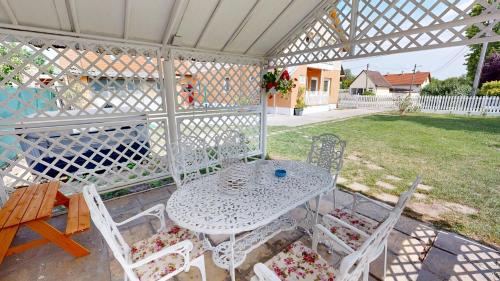 Álomház Apartman Balatonszabadi