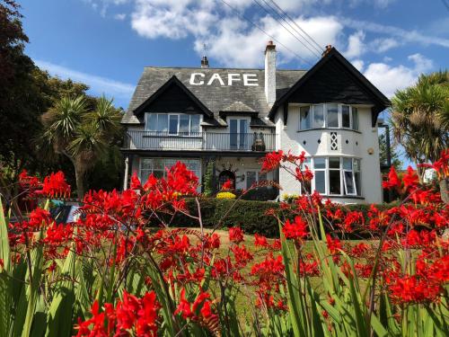 Cairn Bay Lodge