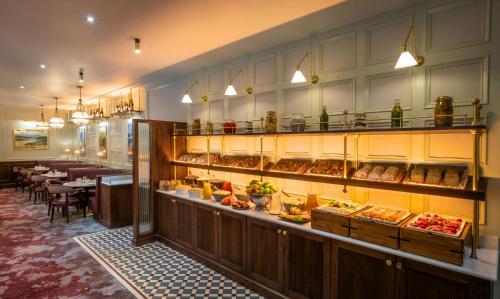 Clifden Station House