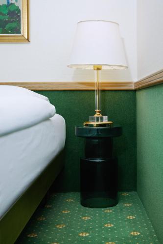 Arlette Am Hauptbahnhof