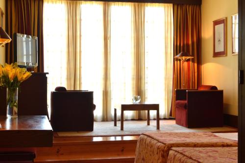 Pousada Mosteiro Guimarães, Monument Hotel & SLH