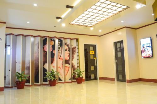 Hotel Sogo - Monumento, LRT Station