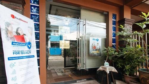 L Mansion 2 by RedDoorz