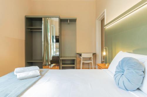 Milan Retreats Duomo