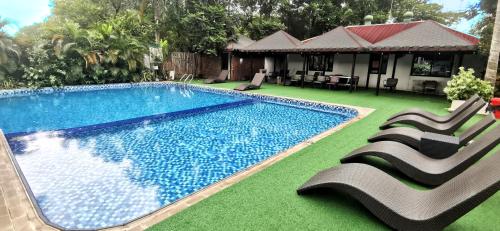 Hevea Hotel & Resort