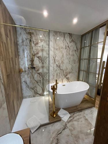 Hotel 14 Dveri