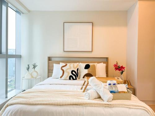 Stylish 1BR Prime BGC Uptown near Hyatt #upt119c