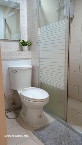 Pine Suites Tagaytay Luxury Spacious 2 Bedroom Condo With Balcony Amenities View