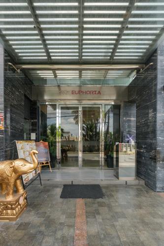 One Euphoria Luxe Hotel