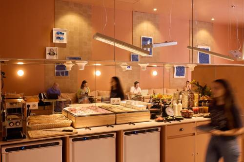 Latroupe Poblenou Beach