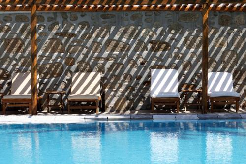 Poseidon Hotel & Suites