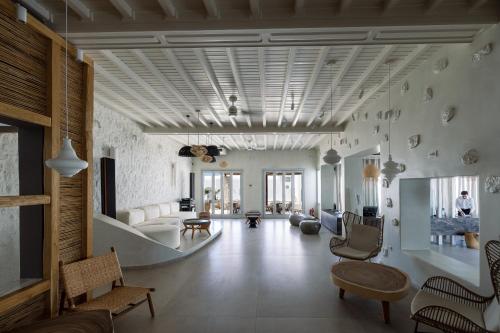 Poseidon Hotel & Suites